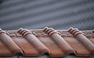 Méthodes efficaces pour revêtir un toit en Fibrociment