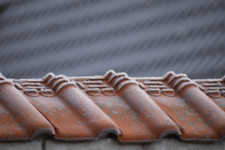 Méthodes efficaces pour revêtir un toit en Fibrociment
