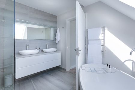astuces et idées pour optimiser 2 m² pour l'Aménagement d'une petite salle de bain