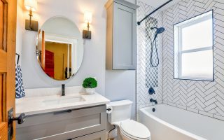 astuces et conseils pratiques pour Aménager une petite salle de bain