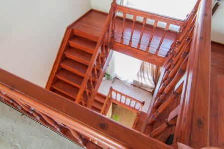 Garde corps escalier intérieur moderne pour un design et sécurité au quotidien