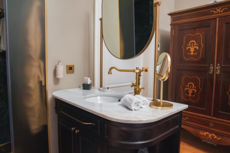Meubles vintage pour une salle de bain au charme rétro
