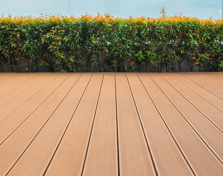 Les avantages des lames de composite pour votre terrasse