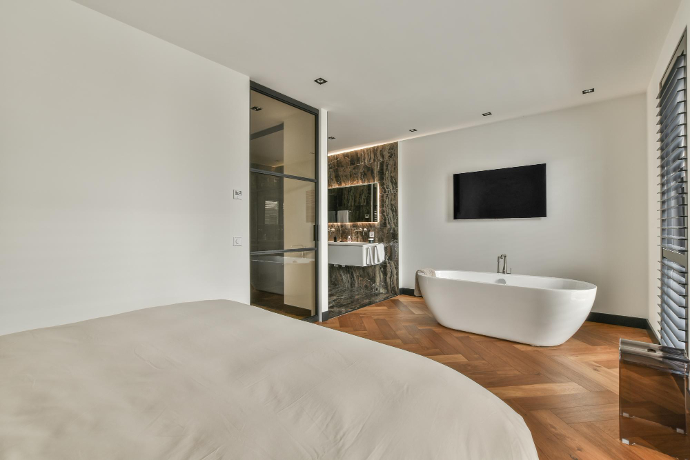 la Salle de bain ouverte dans la chambre 