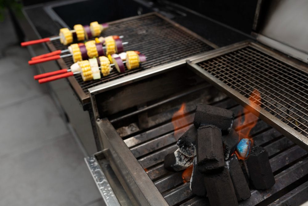 exploiter pleinement une plaque de cuisson sur barbecue au charbon