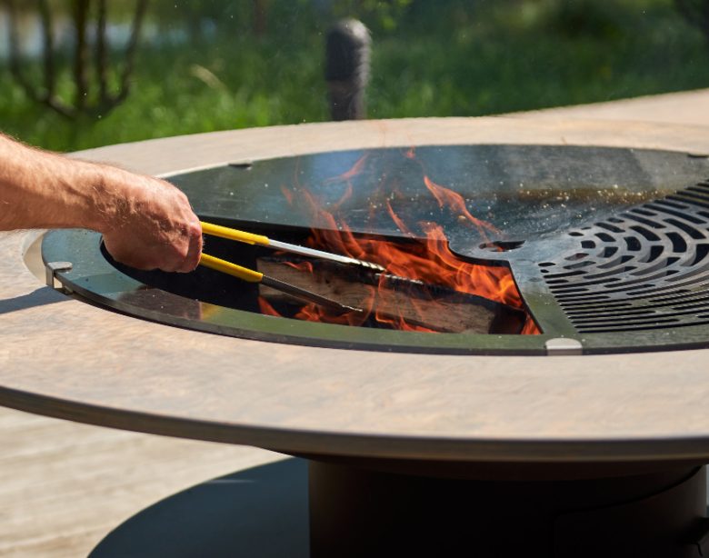 optimiser l'utilisation d'une plaque de cuisson sur votre barbecue au charbon