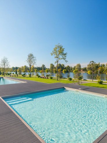 la piscine en composite hors sol pour un jardin réussi